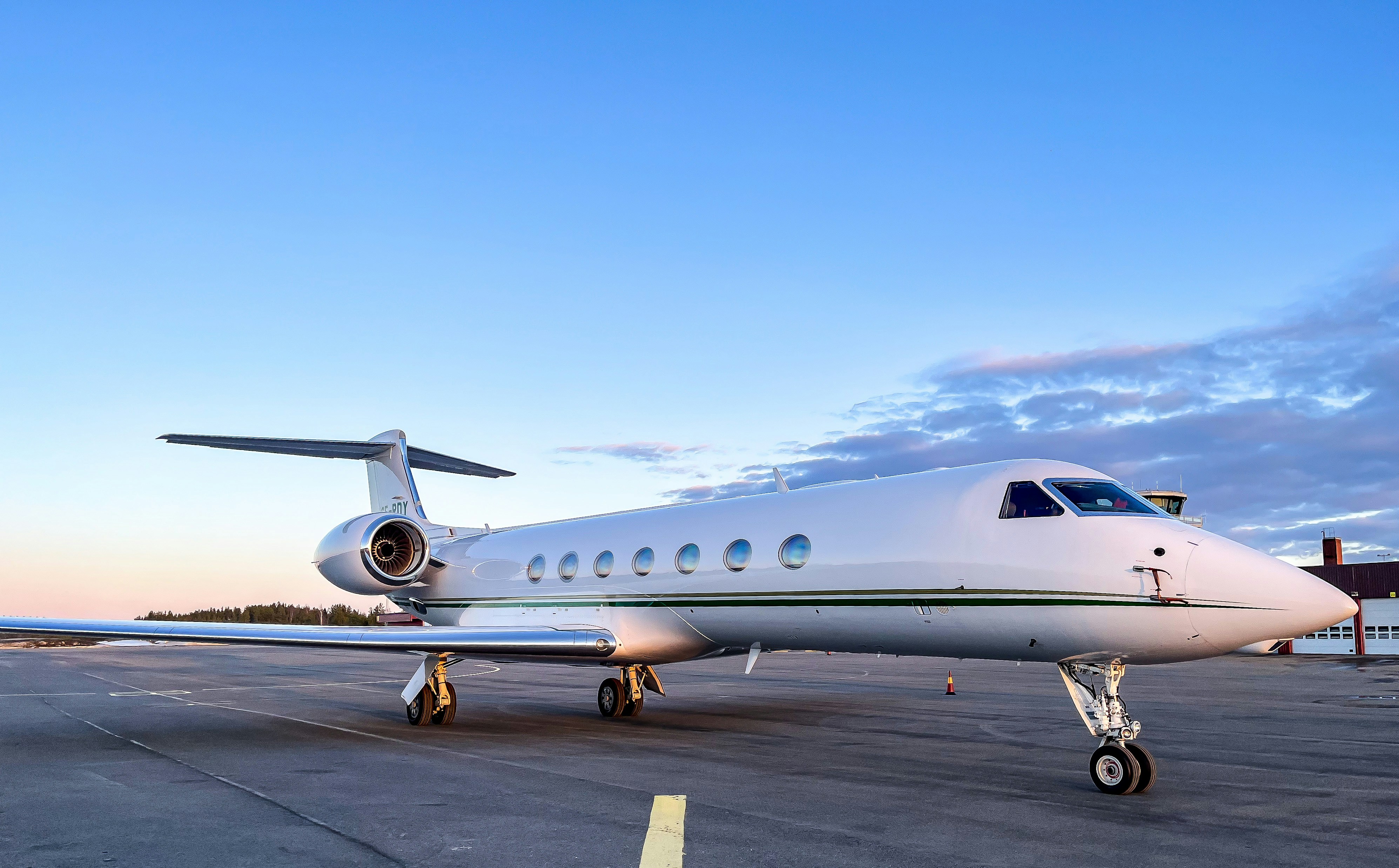 Luxury Gulfstream private jet for NYC to LA travel